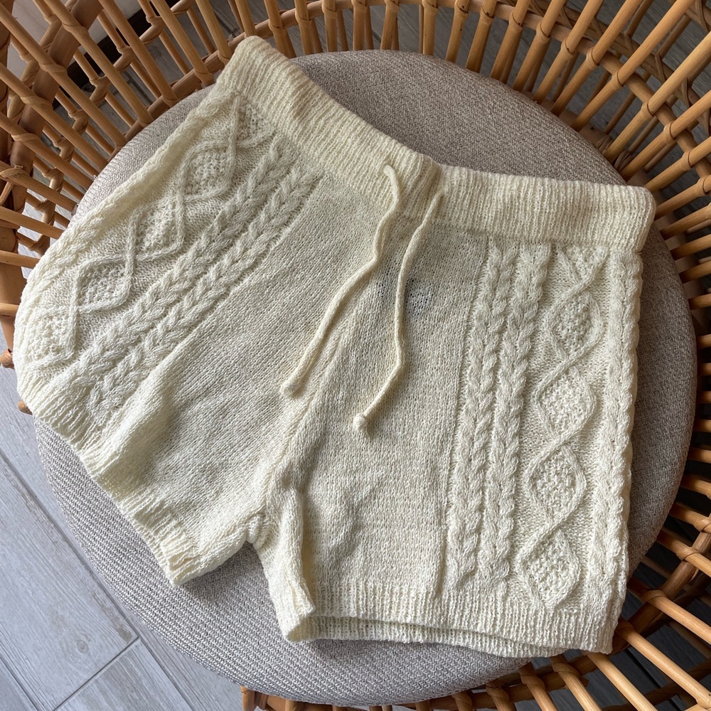 POL Cream High Waist Shorts with Soft Knit Texture EUC